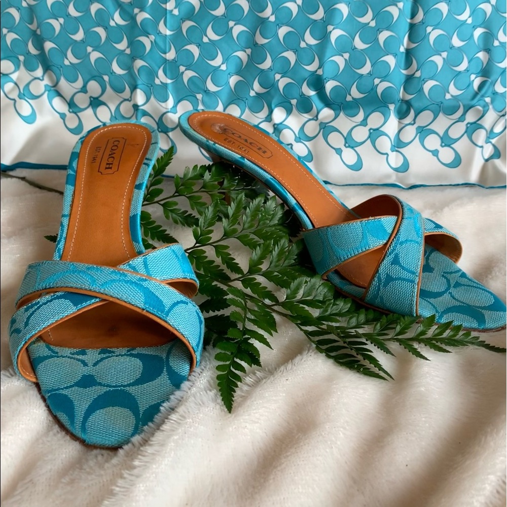 RARE VINTAGE COACH CIARA HEELS - Picture 3 of 9